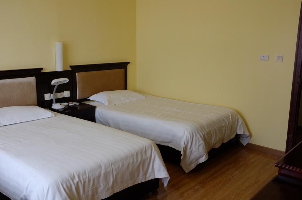 Wudang International Youth Hostel Danjiangkou Екстер'єр фото