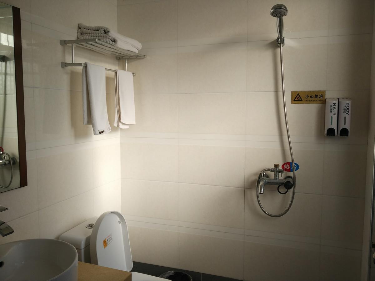 Wudang International Youth Hostel Danjiangkou Екстер'єр фото