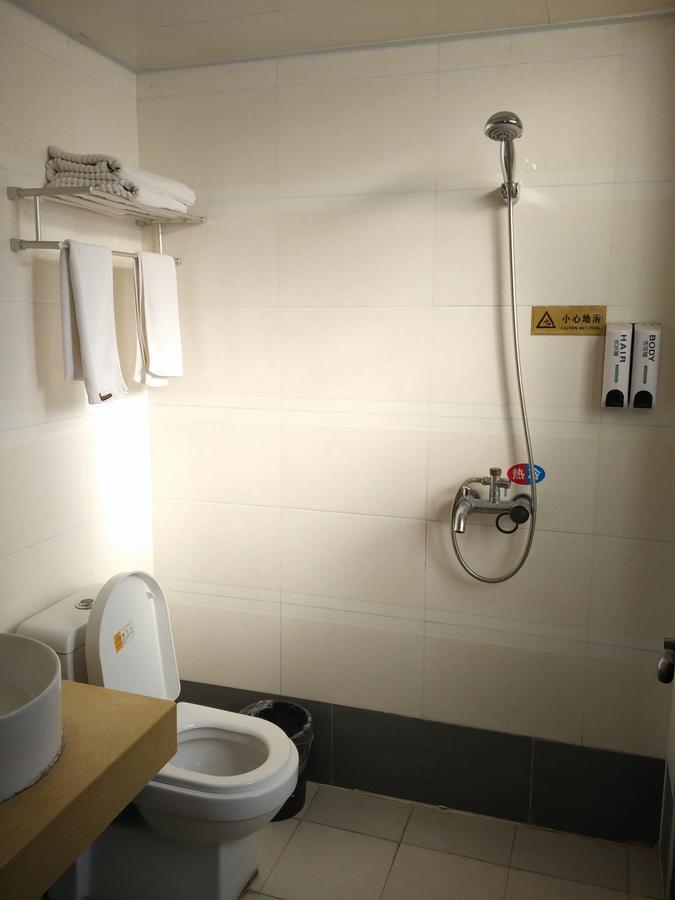 Wudang International Youth Hostel Danjiangkou Екстер'єр фото